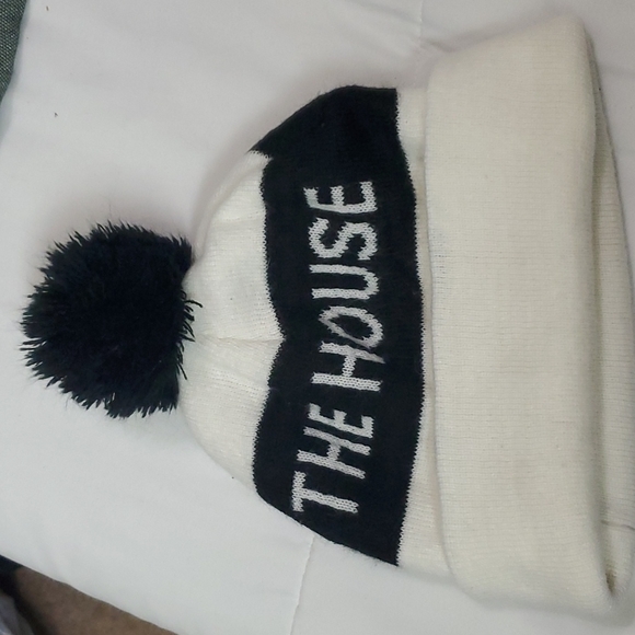 The House Beanie Unisex - Picture 6 of 6
